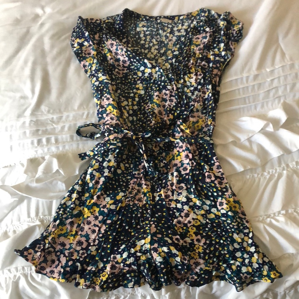 Colorful romper w tie belt